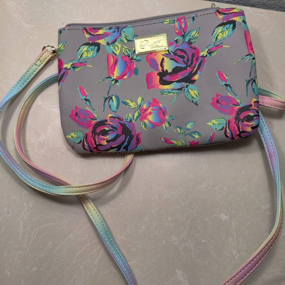 Luv Betsey by Betsey Johnson Crossbody  8L x 5.5H,Pre-Owned. Never Used!